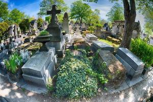 Paris, Frankreich - 2. Mai 2016 alte Gräber auf dem Friedhof Pere-Lachaise foto