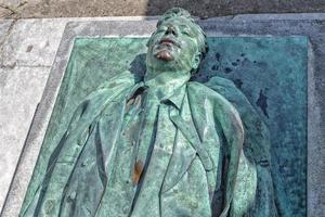 paris, frankreich - 2. mai 2016 victor noir grab in paris auf dem historischen friedhof pere lachaise. foto