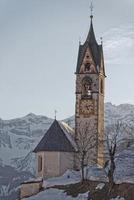 Bergkirche im Winter foto