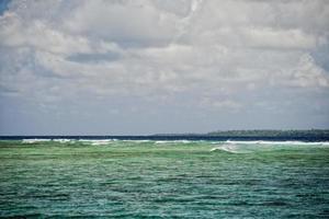 siladen türkisfarbene tropische paradiesinsel foto