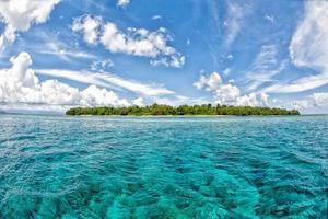 siladen türkisfarbene tropische paradiesinsel foto