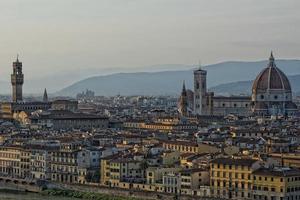 Blick auf den Sonnenuntergang von Florenz foto