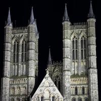 kathedrale von lincoln in großbritannien nachtansicht foto