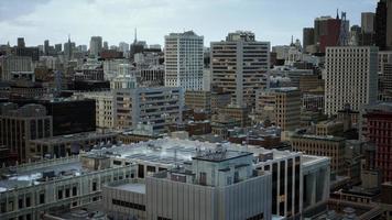 Skyline von New York City mit städtischen Wolkenkratzern foto