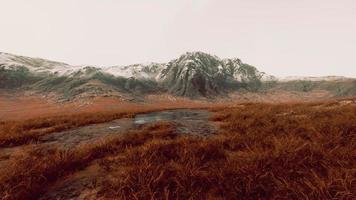 Panoramablick auf schneebedeckte Berge foto