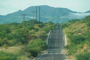 endlose straße von baja california la paz nach san jose del cabo foto