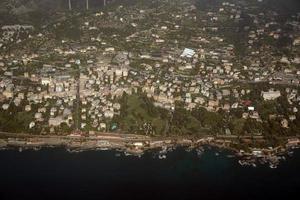 genua italien luftpanorama landcape aus dem flugzeug foto