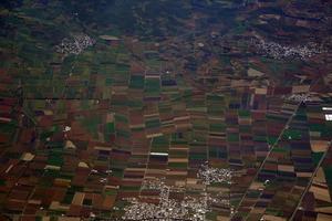 bewirtschaftete felder in der nähe von leon guanajuato luftpanorama landschaft aus dem flugzeug foto