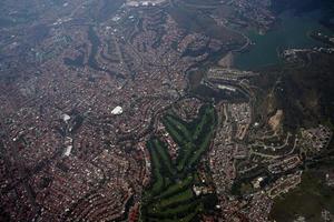 mexiko-stadt luftpanorama landcape vom flugzeug foto