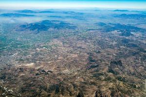 berge in der nähe von mexiko-stadt luftbild stadtbild panorama foto