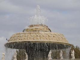 bernini-brunnen petersdom vatikanstadt rom aussenansicht foto