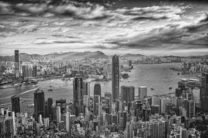 hong kong blick auf das stadtbild in schwarz und weiß foto