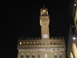 florenz signoria platz palazzo vecchio bei nacht foto