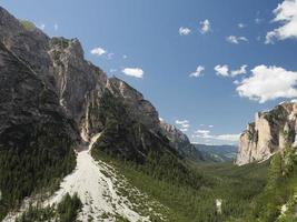 ww1 gräben am monte piana 2.324 meter hoher berg in den sextener dolomiten an der grenze zu italien und österreich. foto