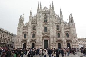 mailand, italien - 28.12.2022 der mailänder dom, duomo di milano, die größte gotische kathedrale der welt auf dem platz piazza duomo, italien foto