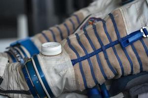 Astronauten-Raumanzug-Handschuhe aus nächster Nähe foto