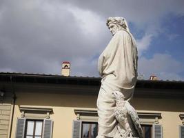 Dante-Statue in Florenz Santa Croce foto