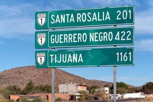 mexikanisches straßenschild baja california tijuana foto