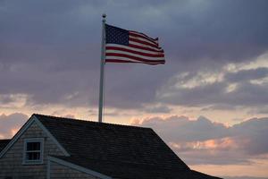 Blick auf den Hafen von Nantucket bei Sonnenuntergang foto