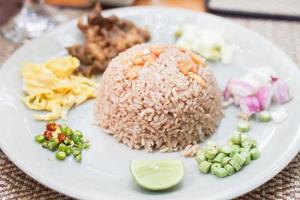 gebratener Reis mit Garnelen foto
