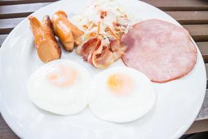 Frühstücksteller mit Eiern foto