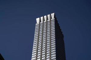 new york, usa - 25. mai 2018 manhattan wolkenkratzer von unten nach oben anzeigen foto