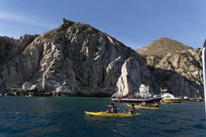 cabo san lucas, mexiko - 1. februar 2019 - tourist bei wasseraktivitäten foto