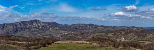 giarolo berge italienische landschaft dorf luftbild foto