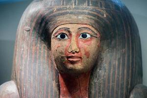 ägyptischer Sarkophag Detail hautnah foto