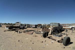 altes verlassenes Auto auf dem Schrottplatz in Baja California Sur Mexiko foto