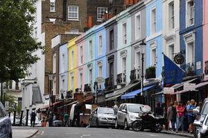 London, England - 15. Juli 2017 - Portobello Road London Street bunter Marktplatz foto