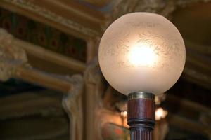 isoliertes Detail der Lampe im Liberty-Stil foto