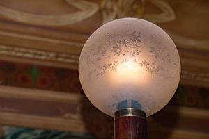 isoliertes Detail der Lampe im Liberty-Stil foto