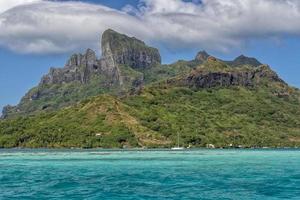 bora bora französisch polynesien blaue lagune türkis kristallwasser panorama lndascape foto