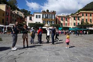 portofino, italien - 19. september 2017 - vip und tourist im malerischen dorf foto