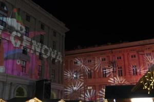 genua, italien - 22. dezember 2019 - traditioneller weihnachtsmarkt in de ferrari place foto