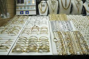 Dubai, Vereinigte Arabische Emirate - 3. September 2017 - der Gold-Souk-Markt bei Nacht foto