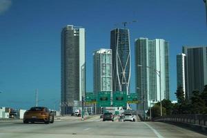 miami, usa - 5. november 2018 - miami florida verstopfte autobahnen foto