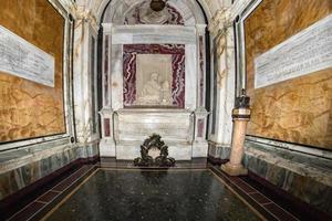 Ravenna, Italien - 8. Oktober 2016 - Grab des italienischen Dichters Dante Alighieri in Ravenna foto