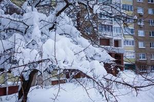 frisch verschneite Stadt foto