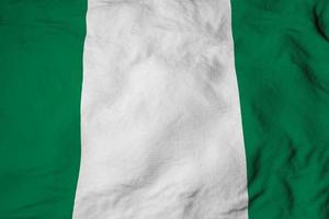 schwenkende Flagge Nigerias in 3D-Darstellung foto