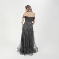 ein model in einem eleganten abendkleid kleid foto