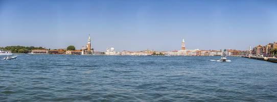 Panoramabild der Stadt Venedig, aufgenommen von der Lagune foto