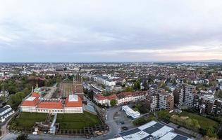 Drohnenpanorama der hessischen Universitätsstadt Darmstadt in Deutschland foto