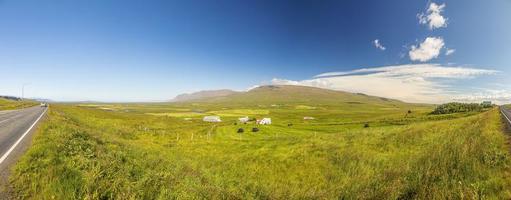 Panoramabild über offene Landschaft in Nordisland foto