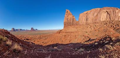 majestätische felsformationen im monument national park in utah tagsüber im winter foto