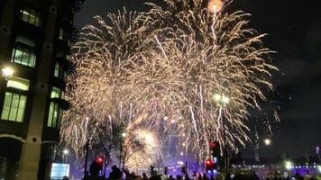 ein blick auf das feuerwerk von london an silvester foto