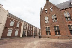 schöne architektur auf den straßen der stadt utrecht in den niederlanden. foto