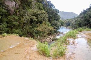 malerischen Blick auf den Fluss foto