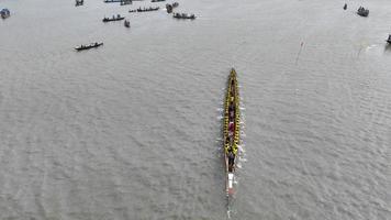 Traditionelles Bootsrennen in Bangladesch foto